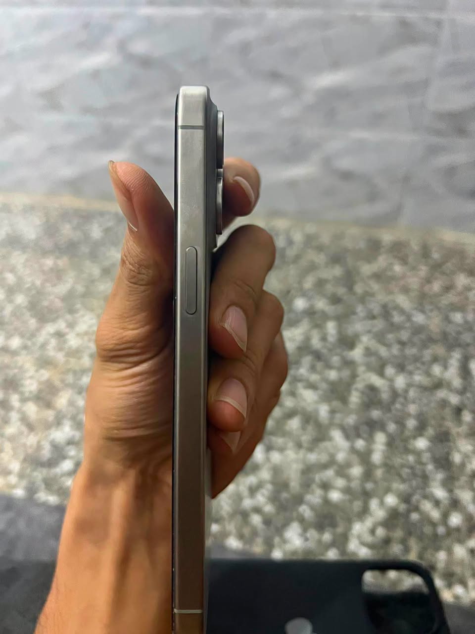15برو ماكس شرق اوسط دبل سيمكرت شخط مابي وتر ممفتوح بطاريه 88 والذاكره 256 سعره 950 مكاني بغداد حي الجهاد ***********
