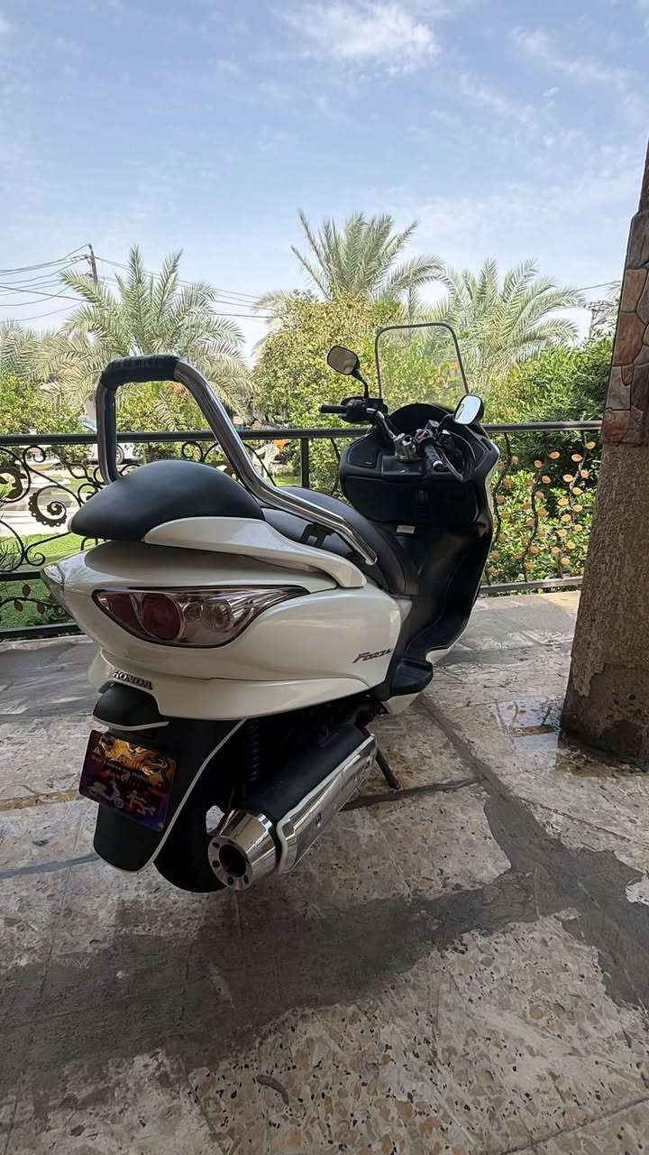 فورزه 09للبيع ماشيه ١٨ الف بعدهه لوك جديده بمعنه لكلمه نضافه ١٠٠/١٠٠ السعر ١٤ ورقه العنوان التاجي ***********
