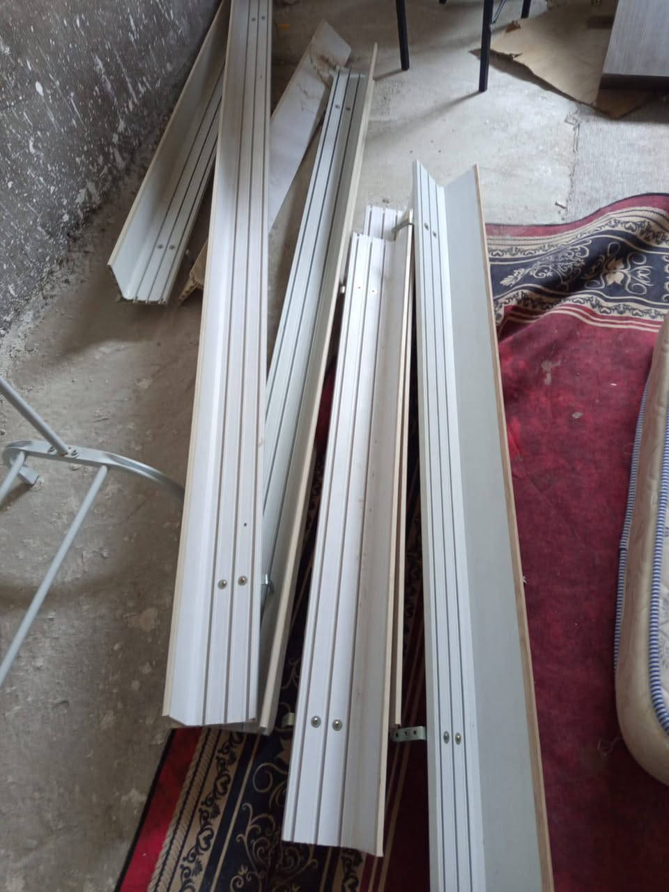 مرجوحه مع سكك بردات جديده جميع الأحجام مع كرسي صغير وقنفه مال اطفال للبيع وات ساب ***********
