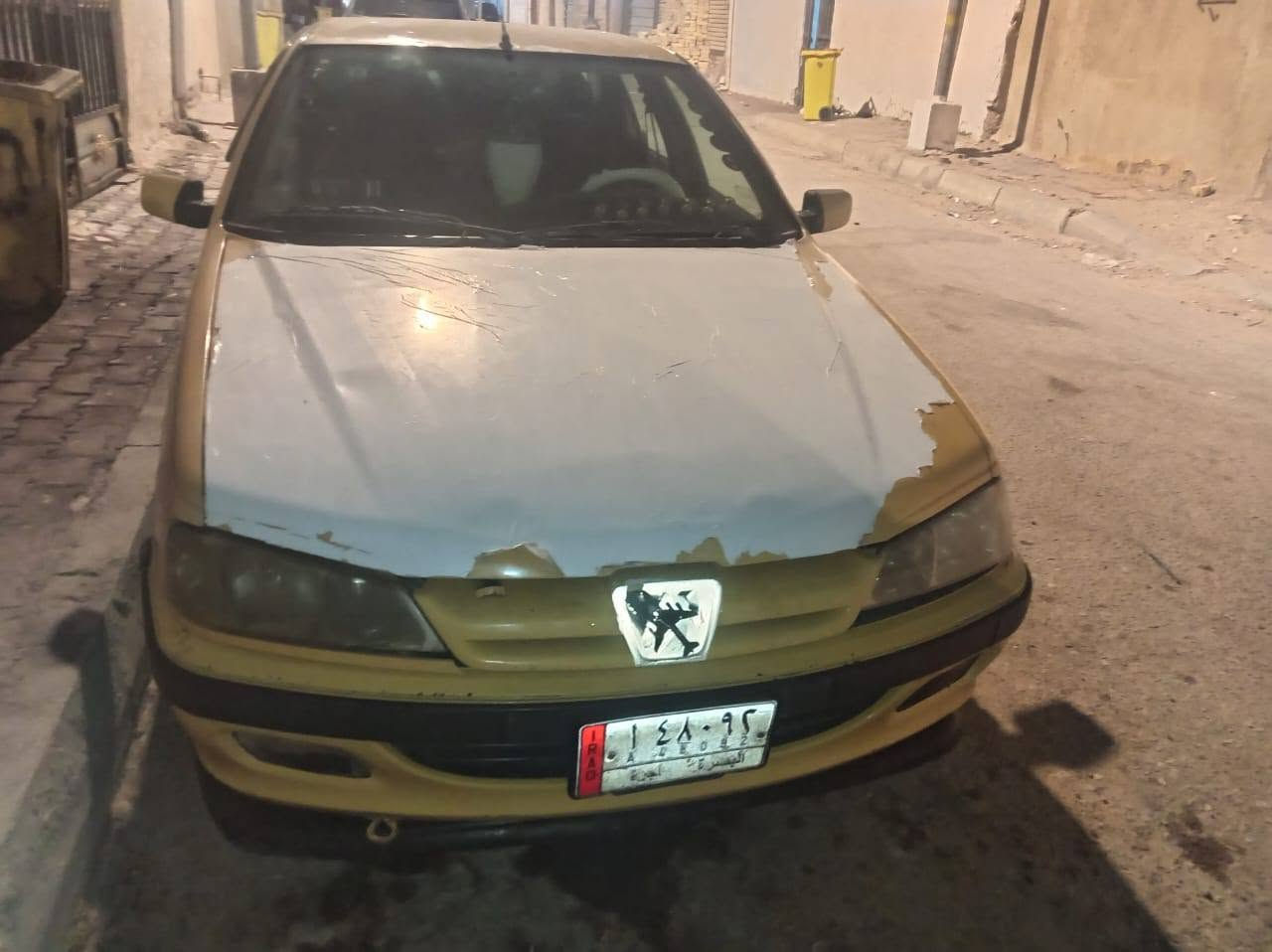 سلام عليكم سياره بيجو باص مديل 13 أجره لون اصفر سنويه لتسعه وعشرين مصفره هيئه وغرمات مكينه  وكير  خير من الله رقم بصره راعيها يريد تحويل مراوس فقط ***********
