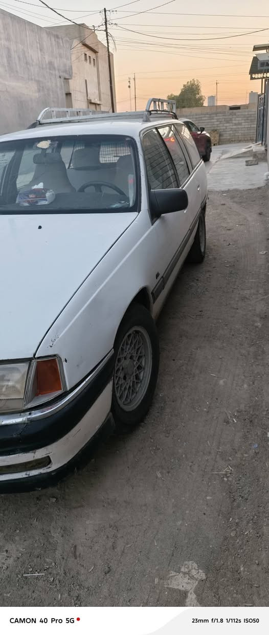 سلام وعليكم
اوميكا حجم ٢٠ موديل ٨٩ 

السياره جديده 

متعوب عليها 

باسمي السياره 

سعرها ٢٥
***********

