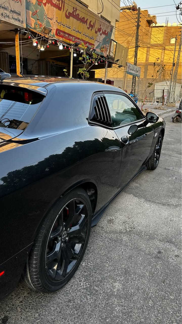 دوج جالنجر 2018 
SXT 3600 
المواصفات : 
🔻 دخول ذكي ، بصمه ابواب 
🔻شاشه كبيره ، كاربلاي ، اندرويد اوتو بلادي 
🔻تدفئ وتبريد كشنات
🔻 تدفئة ستيرن 
———————-
السياره بيها ٥ قطع صبغ وبيها بارد ابيعها حزام 

للتواصل *********** 
موجود على الماسنجر كربلاء, العراق
