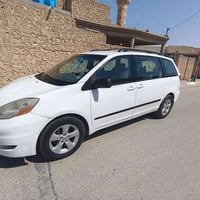 سينا 2008 • 8 راكب • ضرر جهة سائق