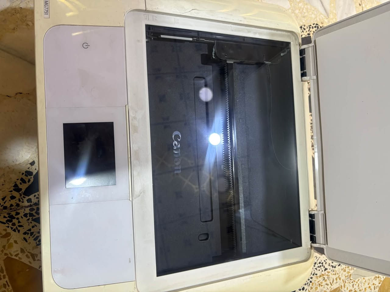 سلام وعليكم عدي طابعات اثنين وحده كانون وحده hpمتروكات أبيعهن مثل ما هنه اريد الوحده 35 عنواني البصره ***********
