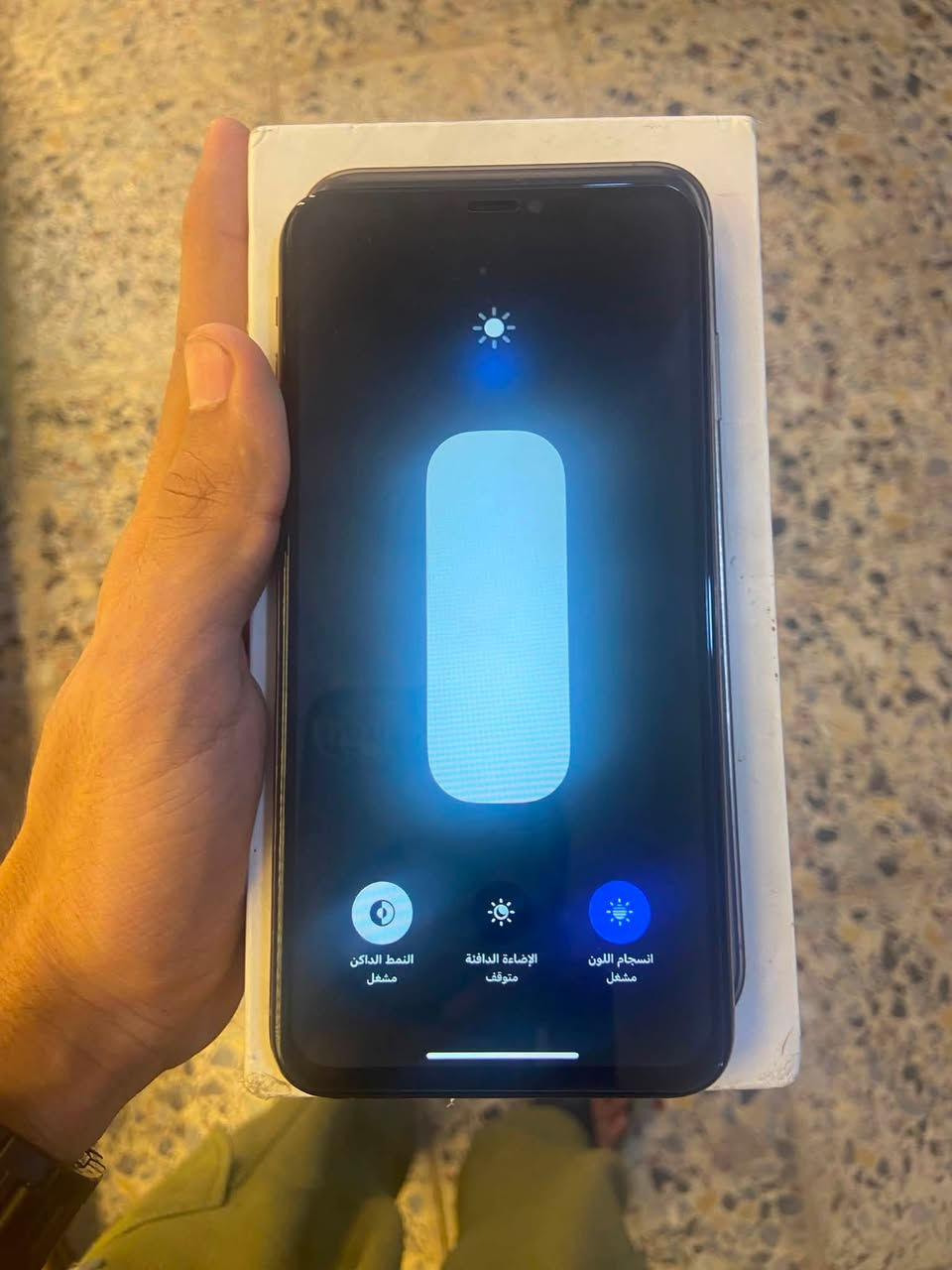السلام عليكم
ايفون X max 
ذاكرة 256 
بطارية 72
دبل شريحة 
ZA
كارتونة موجودة 
مبدل شاشة اصلية فقط 
ضهر مكسور 
سعر 190 وبي مجال بسيط 
مكاني بغداد حي اور 
***********
