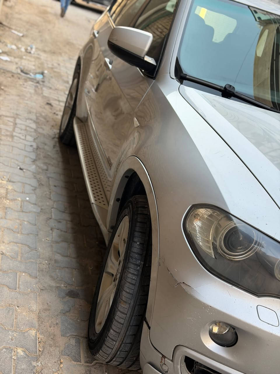 BMW X5 2007
السلام عليكم ورحمة الله وبركاته
BMW X5 2007
السعر ١١٠$
محدث بجم ٢٠١٣
مكينه ٣٥٠٠
سباره جاهزه
تعال كلب وشوف وبخدمتك
مكان السياره البصره السيمر 
للاستفسار
***********
