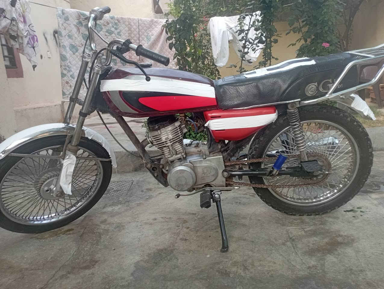 سلام عليكم تايكر 2019 شاصي ثكيل بليته موجود تايرات جدد ماطور بشرط  اي عيب مابيه سعر 250بي مجال قليل  عنون كركوك اسره مفقردين ***********
