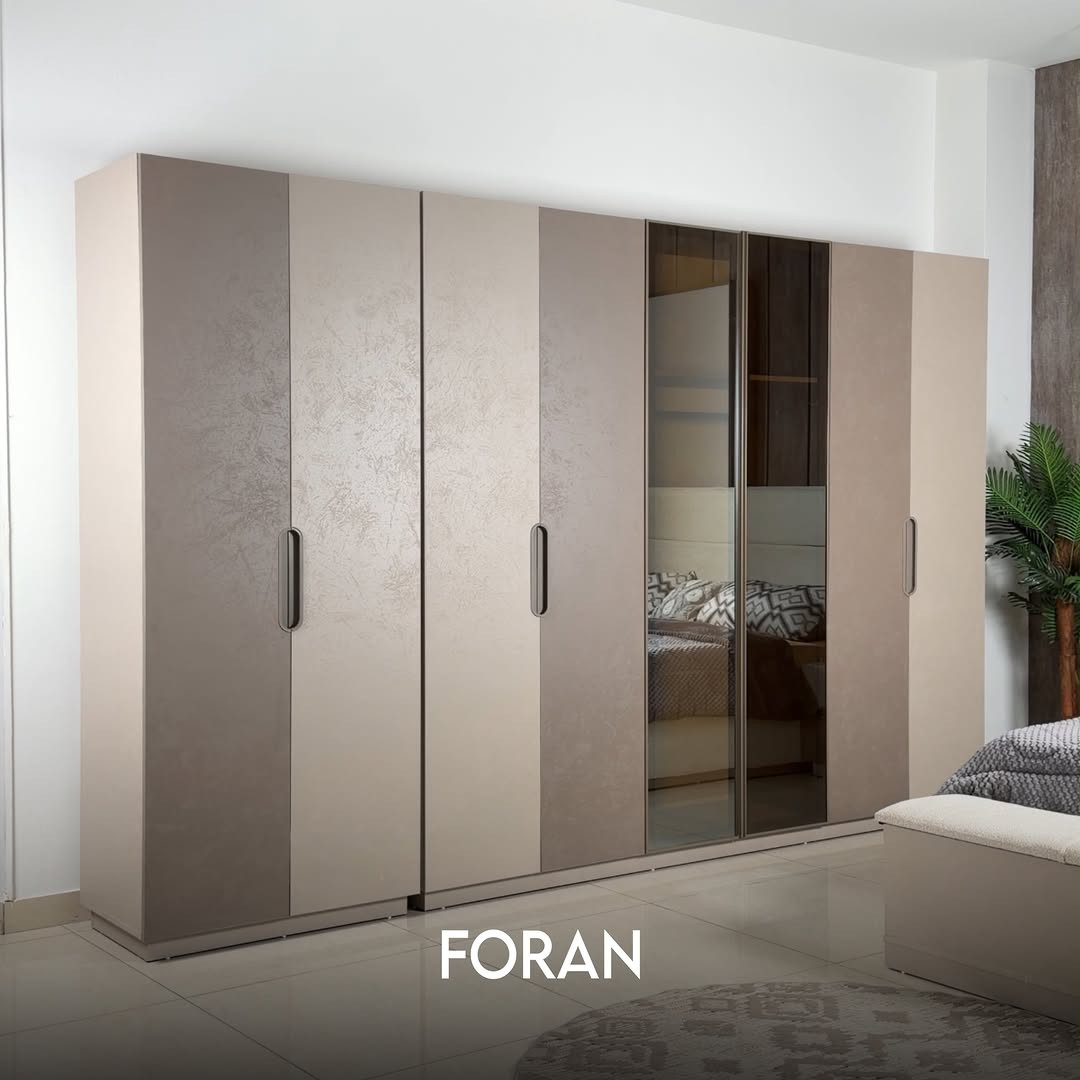 

نص مكتوب في الصور:
- FORAN