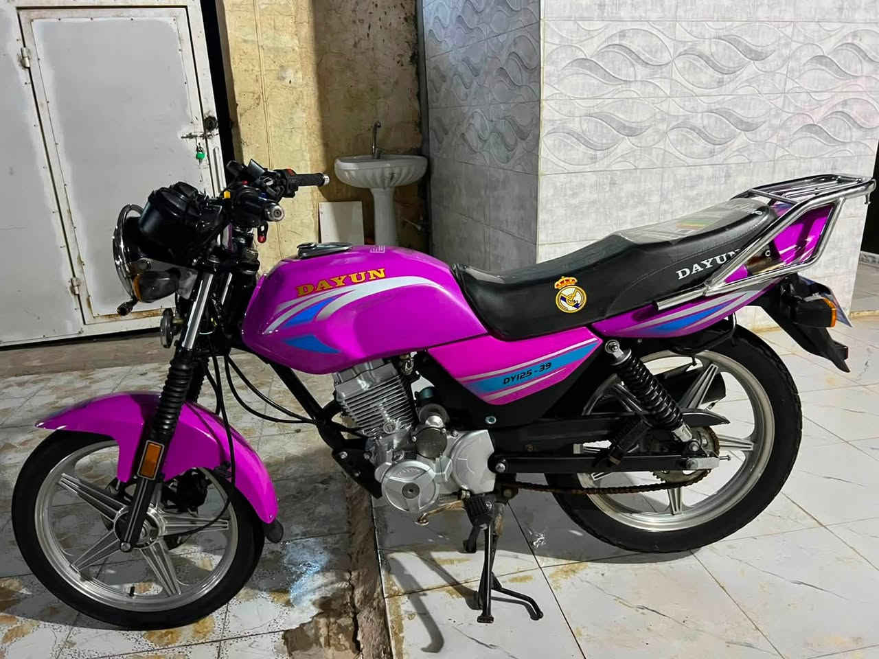 للبيع دايون موديل 23 طالع 25 زيرو كفاله عامه أوراق اصولي ثامر خلخال وصل معرض بسمي كفاله عامه الدراجه سعرها 1600 وبيها مجال 
مكان كربلاء الإبراهيمية ***********
