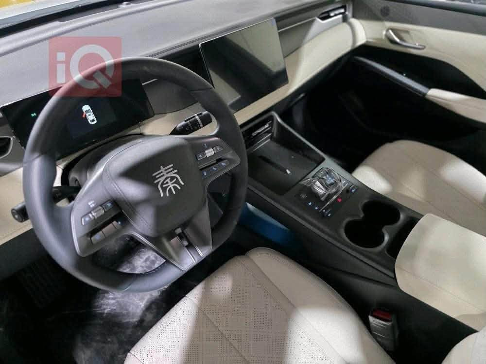 بي واي دي  BYD Qin Plus   داخل أبيض 

✅✅سنة الصنع 2025  زيرو زيرو
✅✅حجم المحرك 1500cc 
✅✅بطاريه ليثيوم شفرة byd 
سيارة سيدان مدمجة بنظام هايبرد PHEV 
✅✅تجمع بين محرك بنزين هايبرد   بلكن ومحرك كهربائي
✅✅ بطارية ليثيوم شفرةbyd تدعم الشحن السريع
✅✅ شاشة   إنش بنظام ملاحة وتحديثات OTA
✅✅ نظام صوتي بـ6 مكبرات صوت + ميزة الكاريوكي
✅✅ حساسات وكاميرا خلفية – مثبت سرعة – مقاعد جلد 
✅✅ تصميم خارجي عصري بمصابيح LED ومقصورة عازلة للصوت
✅✅اوتو ستوب
✅✅حساس خلفي 
✅✅اوتو هولد AUTO HOLD 
✅✅هند بريك بصمه 
✅✅تشغيل السياره بصمه مع
 كارت دخول ذكي
✅✅مقاعد جلد 
✅✅لايت زينون 
✅✅لد نهاري LED
✅✅بك لايتLED
✅✅3انضمة للقيادة 
✅✅مانع تزحلق
✅✅مثبت سرعه  Cruise 
✅✅تشغيل عن بعد 
✅✅شاشة ذكية
✅✅ سعة الخزان 65لتر   اتمشيك 2100 كم 

شركة الفرس الابيض لتجارة السيارات 
 معارض البياع -الشارع الاول المميز - مقابل كراج البياع. 📍

للاستفسار الاتصال على الارقام :او المراسله واتساب📞📱

☎️***********
☎️***********
☎️***********
☎️***********

نص مكتوب في الصور:
- IQ