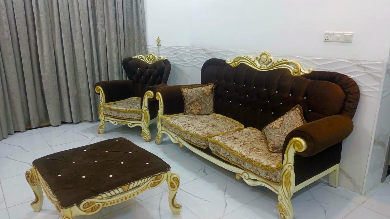 تخم زان مصري 10مقاعد سعره 500وبيه مجال العنوان حلة شارع 80
