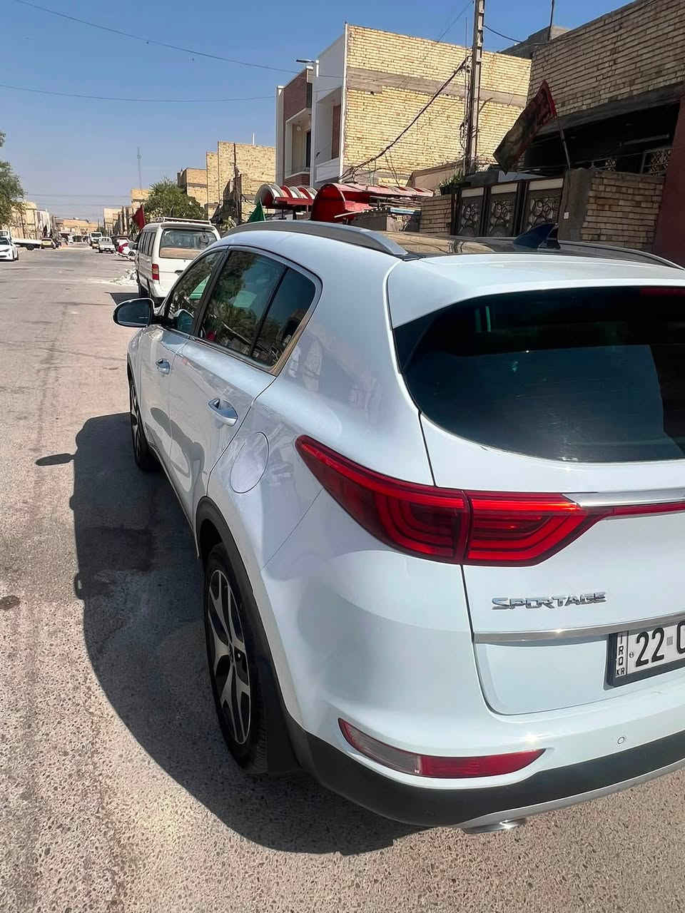 السلام عليكم سبورتج جي تي لاين 2016 مكفوله من الصبغ والضربه والتبديل فول مواصفات الجي تي لاين 
فورويل باب خلفي كهرباء كشنات كهرباء شفتات ستيرن بنوراما تحكمات ستيرن بصمه وبصمة ابواب تدفئة كشنات وتبريد كشنات وبعد هواي مواصفات رقم اربيل بأسمي تريد تحويل تريد وكاله مكينه 2400 جي دي اي مكينه وكير وحدادية مكفول السعر خاص او الاستفسار *********** مكاني بغداد
