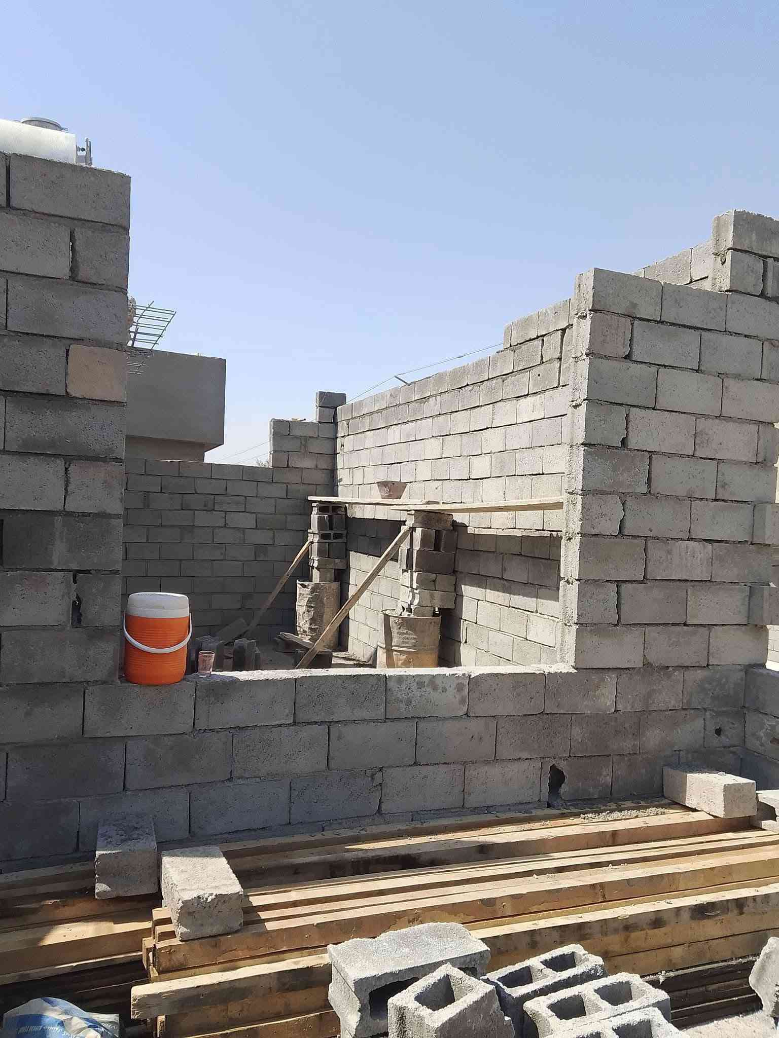 اسطه بناء نجار نشتغل هيكل من اساس حدبيتونه كرستل عمال تريد بس عمال استفسار هده رقم ***********واتساب
