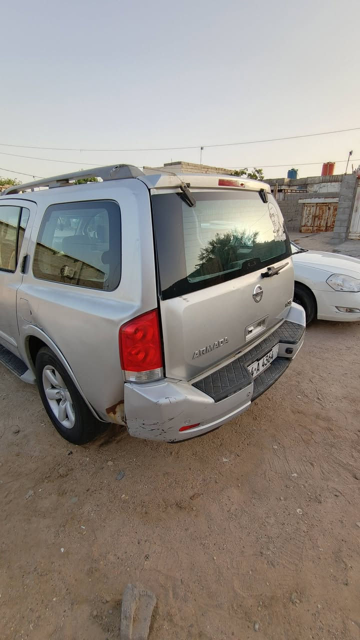 سلام عليكم للبيع او مراس رقم الجديد وبسمي. نيسان رماده مديل 2008 فتحه السياره  8سلندر5600 مكينه كير خير من الله تايرات نظاف السعر 80 وبيهة مجال بسيط. عنواني بصره ام قصر ما متواجد عل فيس فقط واتساب ***********
