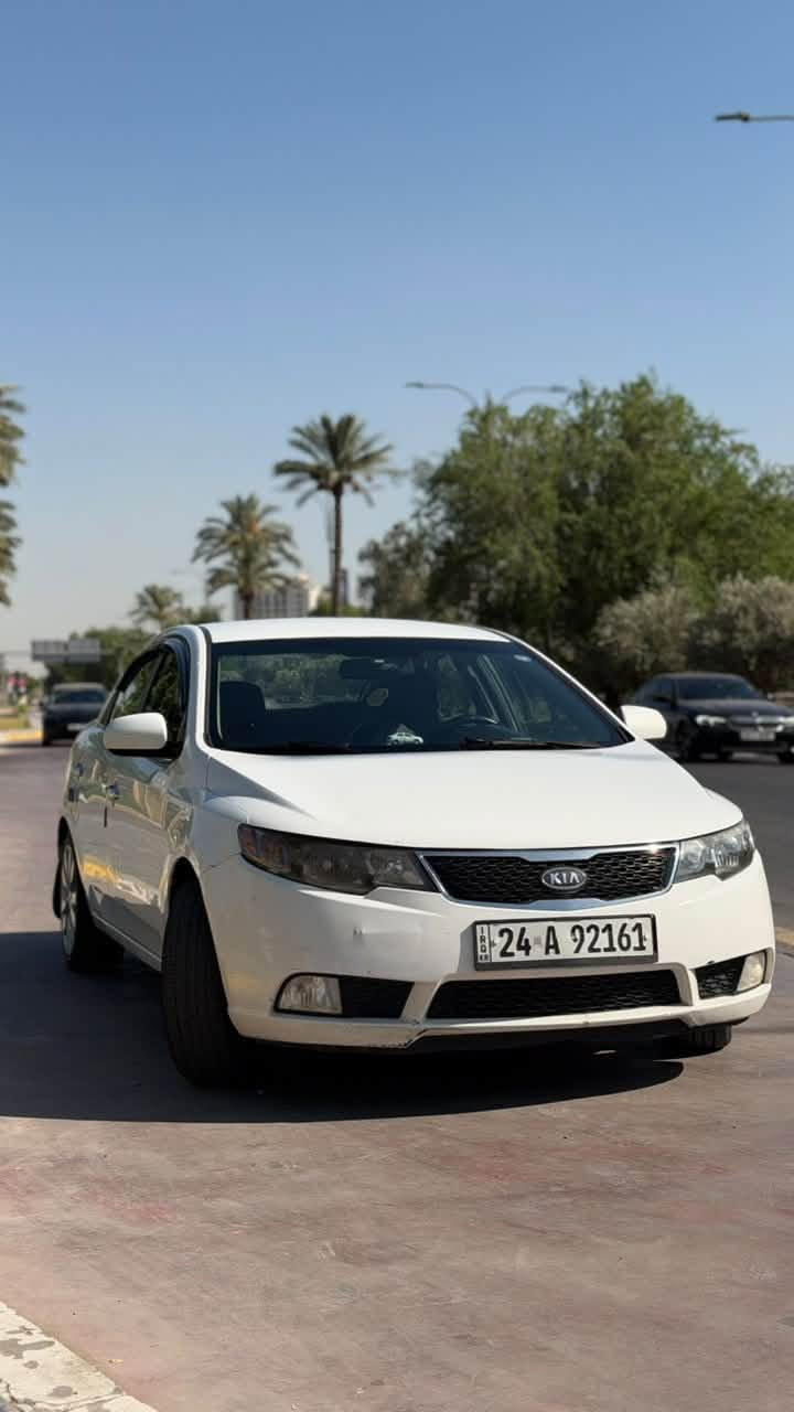سيراتو ٢٠١٢ مكفوله من كلشي 
بيها بارد شي بسيط 
سياره جاهزه مابيها اي نقص 
مواصفات العاديه 
سعرها ١٠٠ بيها مجال 
نظيفه ب اسمي استخدام شخصي 
تحويل وكاله نفس اليوم 
صارلها ٤ سنوات عندي 
*********** 
مكاني بغداد / اليرموك
