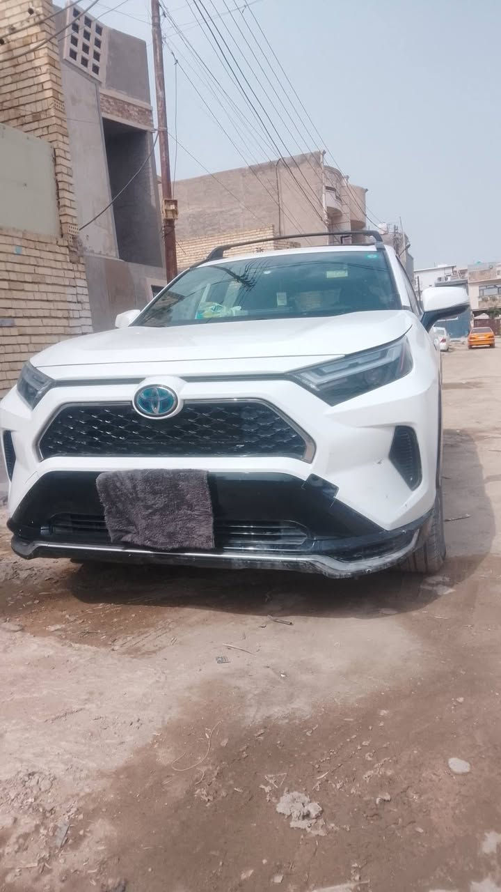 راف فور هايبرد • موديل ٢٠٢٣ • ماشيه ٦٤٠٠٠