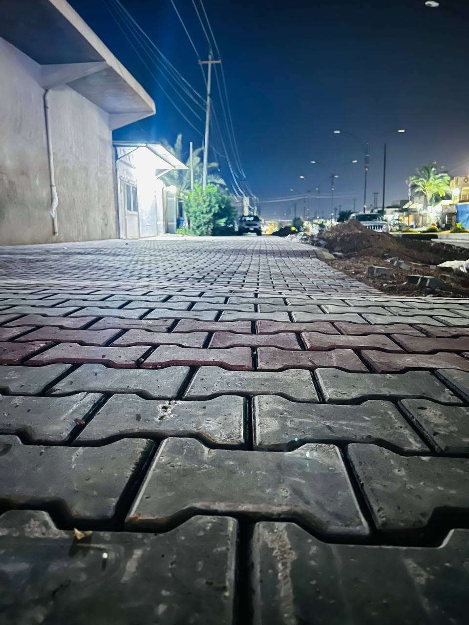يوجد كادر لعمل انواع المقرنص باشكاله الهندسيه
سوى كانت كميات كبيره كالشوارع وغيرها🛣
او المنازل بكميات صغيره 🏢🏠
للاستفسار الاتصال على الرقم او الواتساب 
***********
