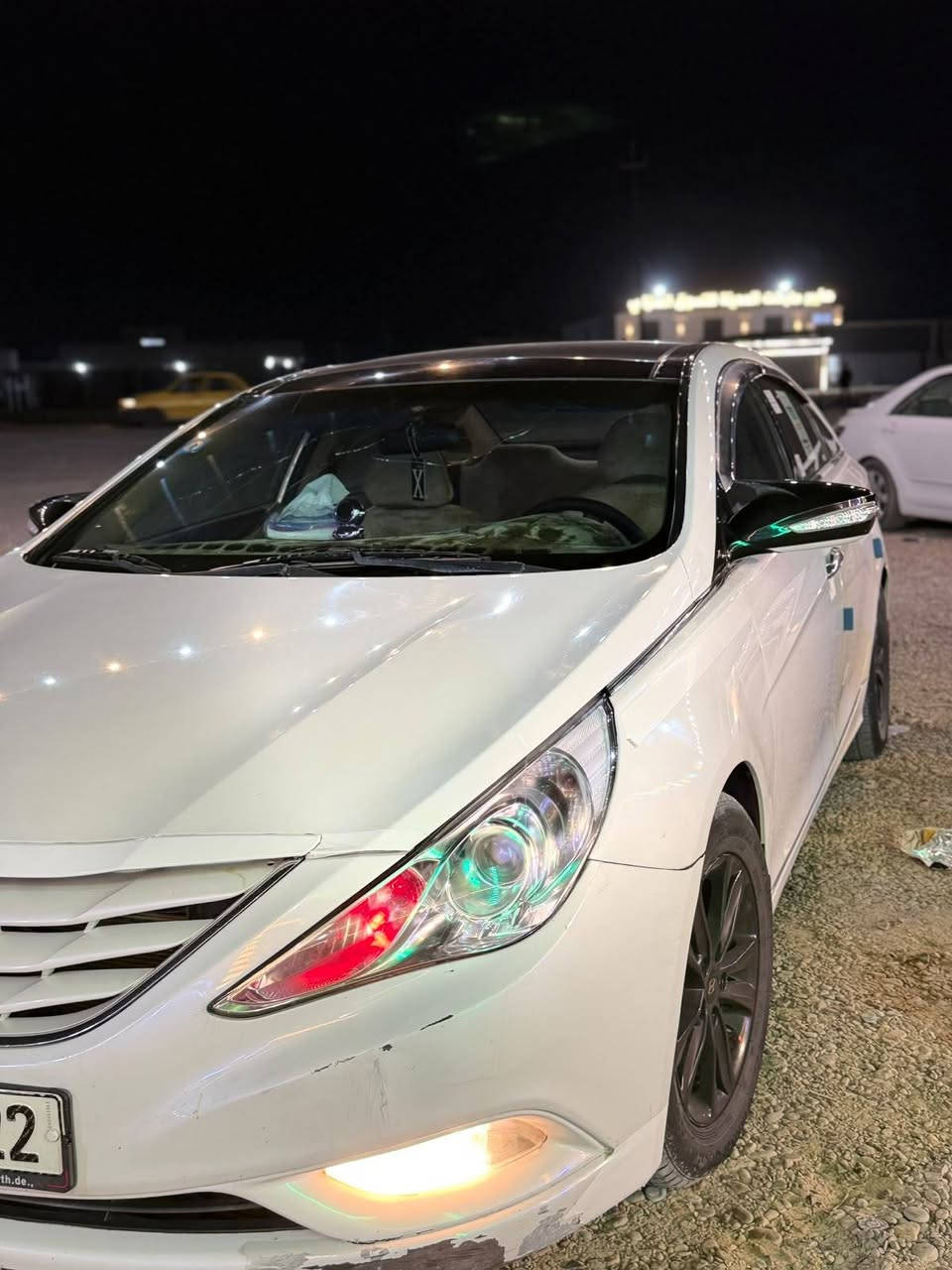 🚗 للبيع: هيونداي سوناتا 2012
📍 مكان السيارة: بغداد – التاجي
📞 للتواصل ***********
🛠️ المحرك: 4 سلندر 2400cc

• 5 راكب
• تحكمات ستيرن
• لايت عالي ناصي زنون
• تبريد ثلج❄️ قطعتين
• كامل مواصفات 

⚠️ أضرار السيارة:
• خليجي بدون ضرر
• السونار مرفق مع الصور
• كفاله من المعجون والضربه

📌 تفاصيل إضافية:
• وارد خليجي
• رقم السيارة بغداد 
• باسم المالك تحويل مباشر
• السيارة كاملة وخالية من الأعطال
• المحرك لا تبخير ولا تنقيص
• شاشه كامره خلفيه
• تحكمات ستيرن جهتين
• حساسات امامي خلفي
• حداديه ميزانيه بلكارتون
• صدر امامي خلفي جديد
• باتري جديد فيت بم جديد
• تحكمات عدسه الضوء
• [بيها عازل داخلي شاده جديد] 
• كير محرك بحاله جيده 
• كهربائيات كلها شغاله وخاليه من الاعطال
• داخل بيجي كشنات اقماش 
• اشاير بل مري مري شفط
• مثبت سرعه 
• سياره جاهزه ومال جناي كامله من كل النواحي   السعر ١٢٠
