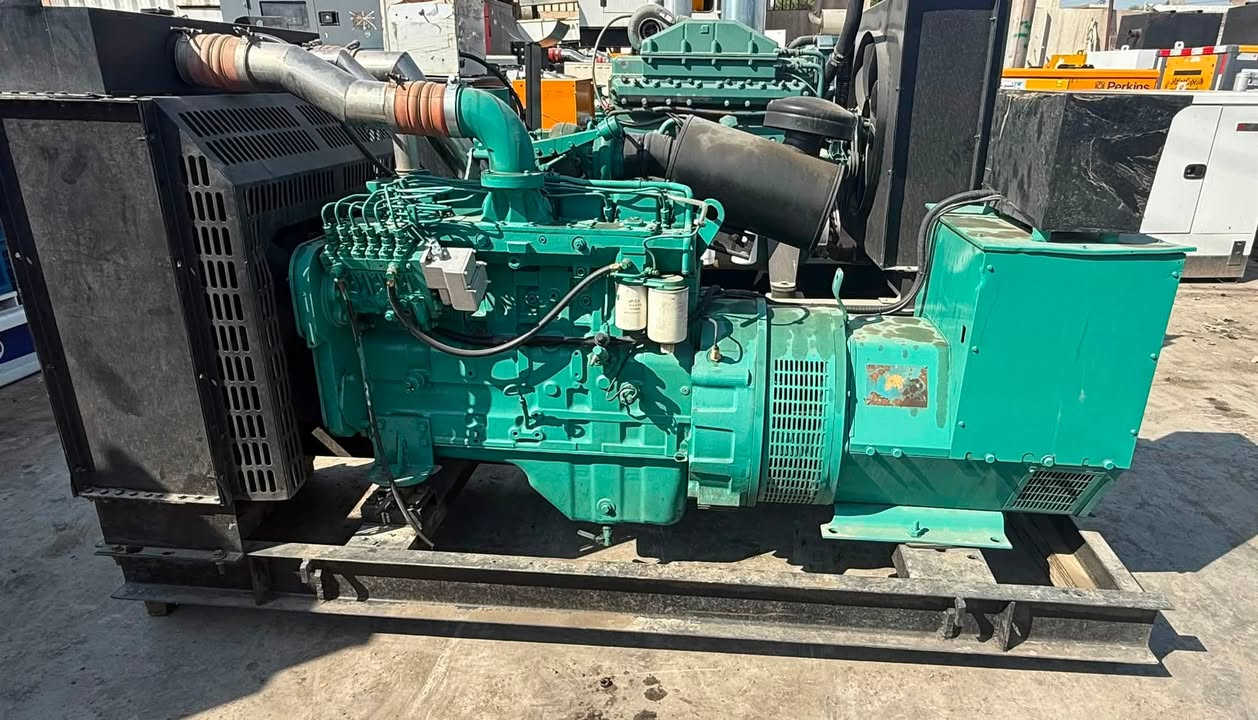السلام عليكم
كمنز 114  12 ولف 
200kva 
كولر هواء 
السعر 6500$ وبيها مجال 
ساعات العمل قليل جدا 
نظام اوتو حمايه فول اوتماتيك
وضع بلاد شركة  
أربيل صناعه جنوبيه 
نظام اوتو حمايه فول اوتماتيك
وضع بلاد شركة  
🚚يوجد توصيل الى جميع المحافظات وبضمان🚚
🚚كياندن هةية بو هةموو شاركان بةكرينتى🚚
 للاستفسار:
 ابو علي 
***********
***********
***********
