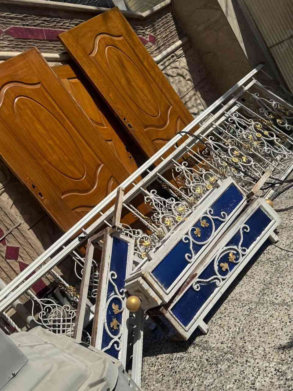 محجر درج 20 متر 200  الف
محجر بالكونة 8 متر 75 الف

ابواب 3 تركي بدون كيلون الباب 10 الف دينار 

سبلت ميديا 1 طن فتحتة وطلع الغاز ب 150 الف 

كونفيرا ما مستخدمة قليلة جدا 200 الف 

ابيع شلع مكاني بغداد رصافة 

***********
