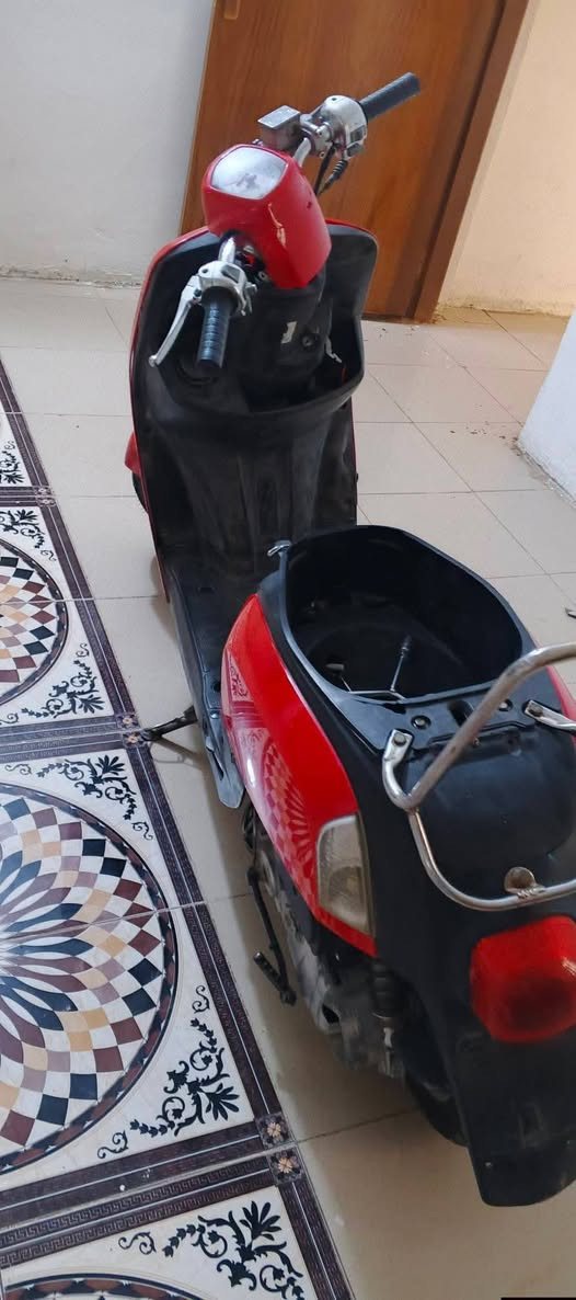 ماكس بوليسي ٤٩ بلاد مبدل بوشه وبستم الدراجه عوزها بس لايت كامله من كلشي
للبيع او مراوس 
المكان الديوانية حي الفرات قرب جامع العقيله 
***********
