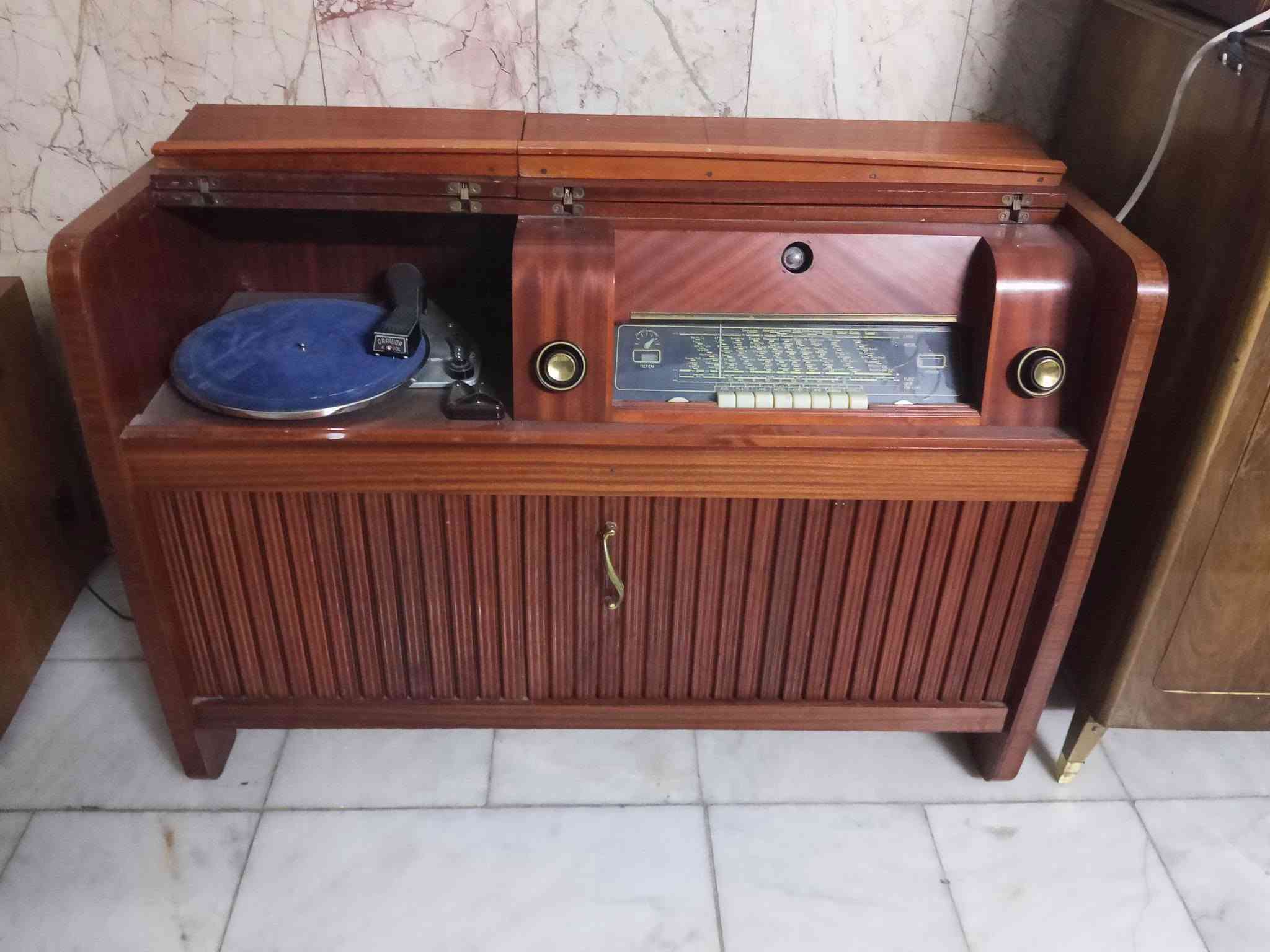 أغراض قديمة • بغداد • نضيفه