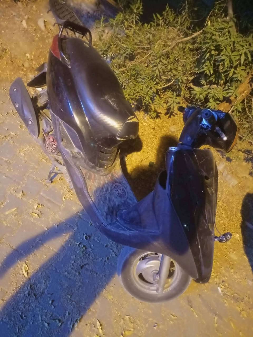السلام عليكم اكزز للبيع نوزل خطين شغاله نكره سعر 550الف مكاني بغداد العطيفيه قرب جامع براثا هاتف ***********
