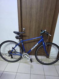 Giant Escape R3 • حجم ٢٨ • نظيفة ٩٠٪
