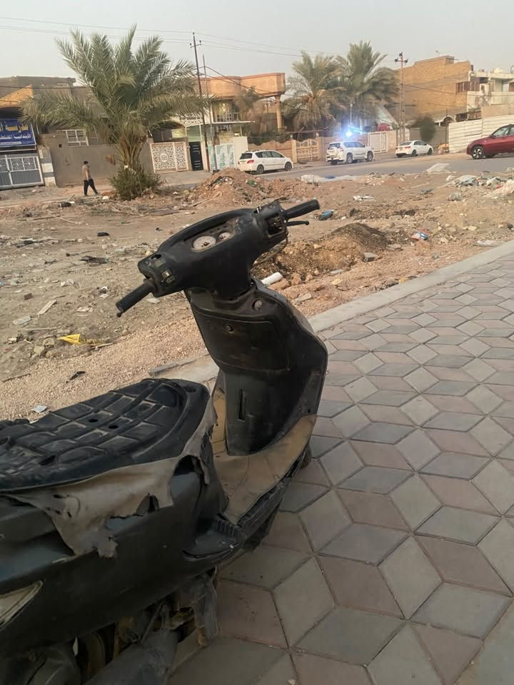 فراشه للبيع شغاله بس ابيعك جوم حديد تايرات جدد ثنينهن كفرها اصلي اي كسر ما بي  الدراجه شغاله وتمشي بس يحتاجلها تجفيته وترتيب ب175وبيها مجال  رقمي 
***********
