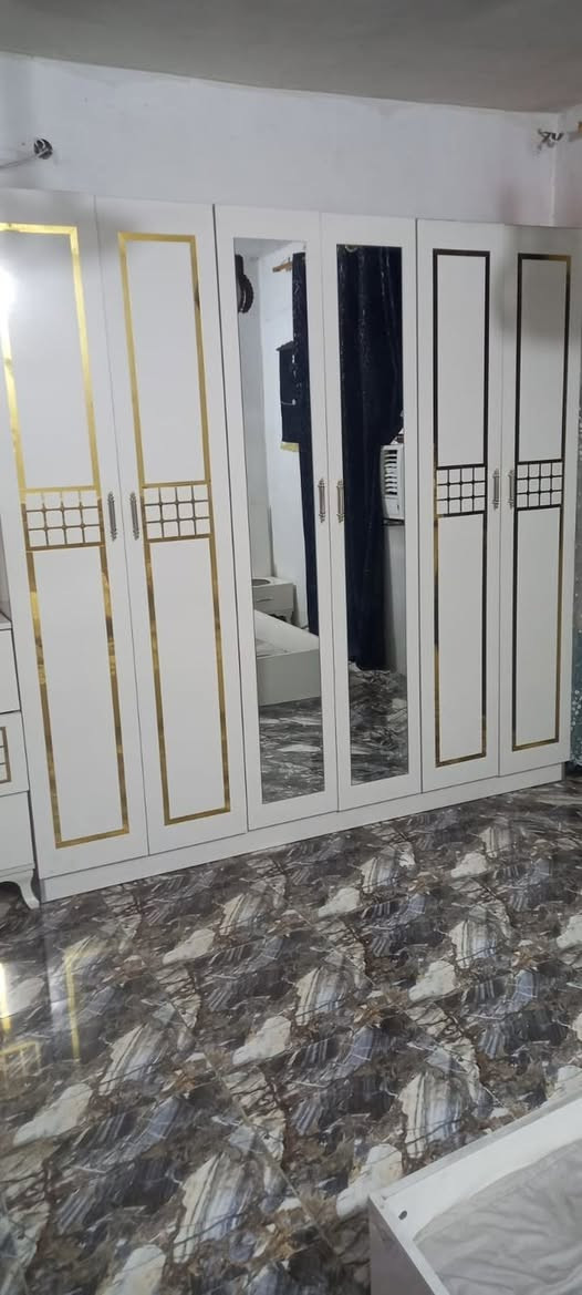 غرفه ٥قطع البيع مكان البياع السعر ٤٠٠ رقم ‭***********‬
