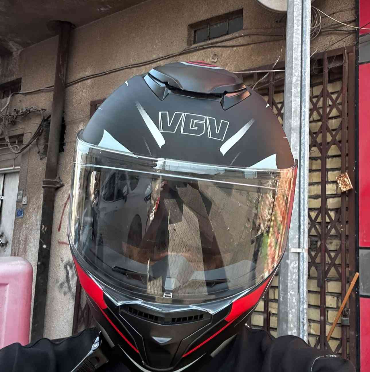السلام عليكم 
خوذه فج قلاب 
خوذه اصليه جدا 
سبب بيع جبيره على راسي بارحه ماخذه 80الف 
وعارضه 70الف قياس لارج
عنوان بغداد ويوجد ختمد توصيل
 رقمي ***********
