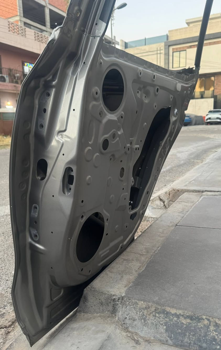 باب لكزس NX يمين خلفي اصلي مختوم
مع نرمادات عدد ٢
بحالة جيدة
نظافة ٩٠٪؜
سبب البيع… عدم الحاجه
غير مصلحة مسبقاً
غير مصبوغة
المكان بغداد - اليرموك
***********
مكالمة او وتس اب
السعر ٥٠٠$

تتطابق مع موديلات لكزز
2022, 2023, 2024, 2025
Lexus Nx 250
Lexus Nx 350
Lexus Nx 350h
Lexus Nx 450h+

Manufacturer:
Lexus door shell
Part Number:
67003-F6010
Replaces:
67003-78040
Positions:
Rear Right
