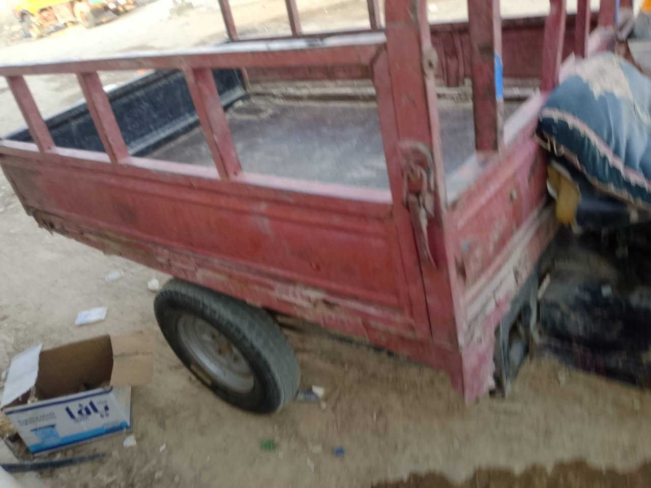 سلام عليكم ستوته مديل الفين و٨ رقم اسود سعرها ٦٥٠ محرك صار شهر من شاده تايرات بجيس ماعايسه شي بس كرهباءيات مكاني كوفه ‏‪***********‬‏ شوفت عينگ ستوته مرتبه
