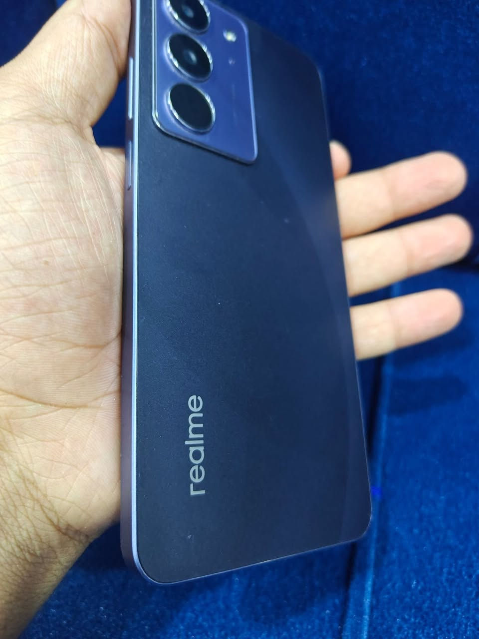 ريلمي c75 x
سعره 200
نظيف جدا
***********
