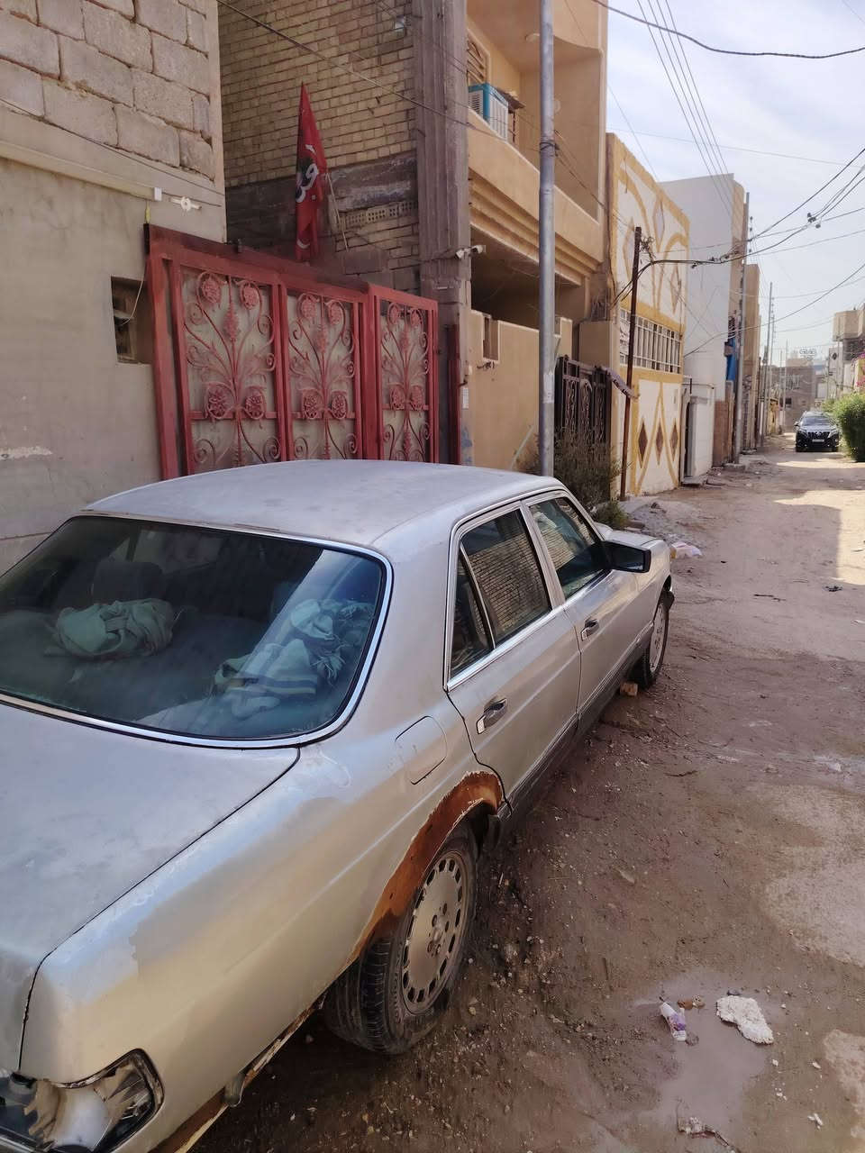 مارسيدس رئاسي باب قصيره موديل 86 تحتاج صبغ فقط سياره كامله كل غراضها موجوده غرفه نضيفه لون حبري دشبول وفرس كسر صندوك سياره رقم بغداد ألماني مشروع بأسمي محرك وكير مكفولات عده الجبن كونها متروكه منضومة تبريد شغاله السعر اخو البلاش 28 ورقه وبيهه مجال للأستفسار ***********
