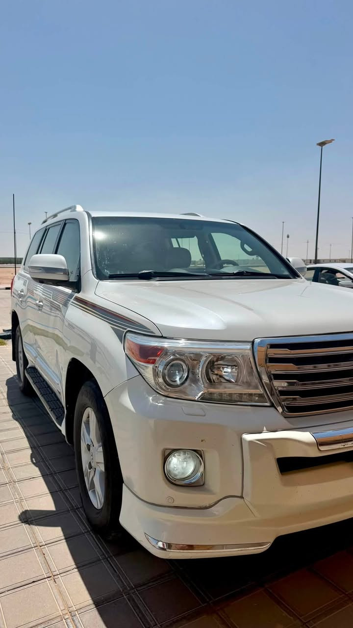 لاندكروز G.X.R بريم اصل
موديل 2013 سنويه وتكمة 
السيارة نظيفه كلش وما عايزه شي 
فول مواصفات 
فتحة 
تشغيل عن بعد 
حساس امامي خلي 
مقاعد جلد 
كامرا 
انارة داخلية على الاقدام بلادي ازرق
طفاية 
وباقي مواصفات البريم المعروفه
السيارة كفالة عدا كارت صغير جدا بمقدم البنيد 
السعر 33.000 $ 
مكان السيارة / النجف 
للاستفسار / ***********
