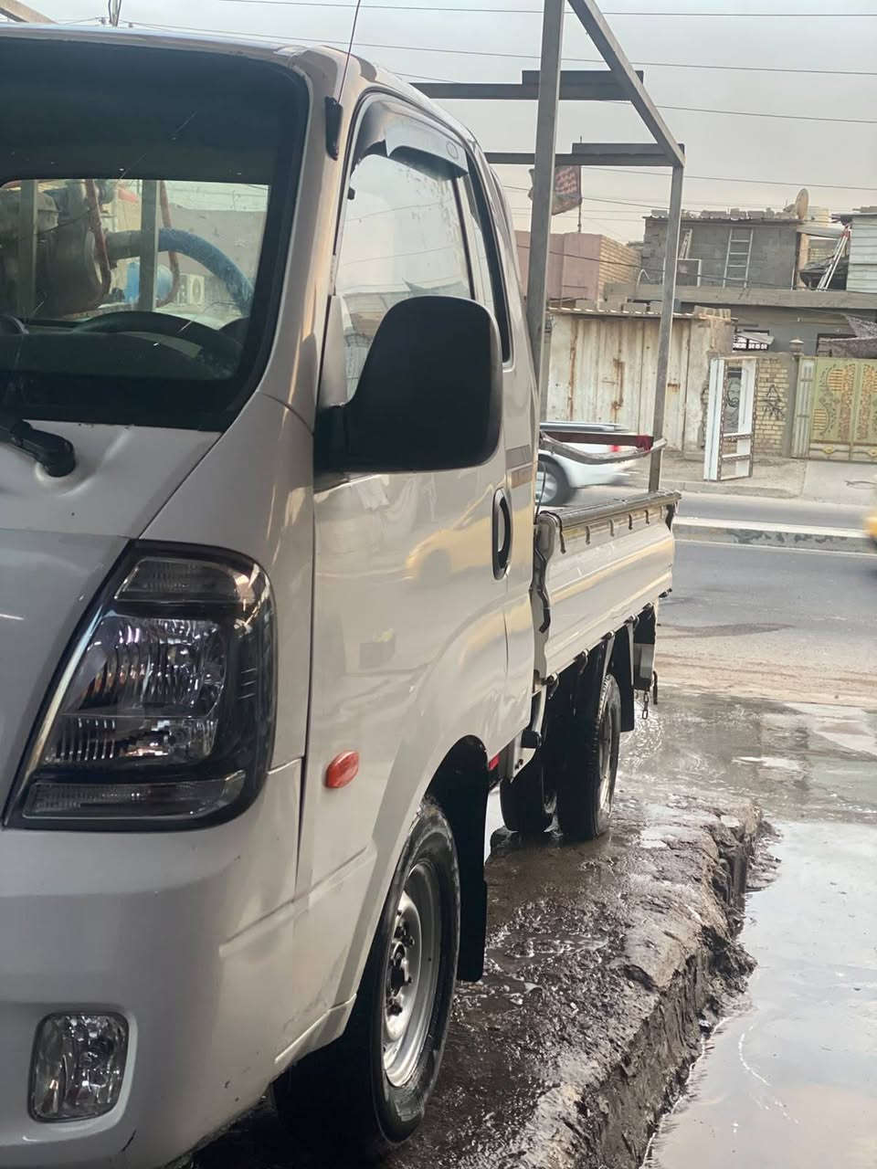 سلام عليكم كيا ٢٠١٣ سياره 2700 مكفوله  سعر ٩٥ وبيه مجال ***********
