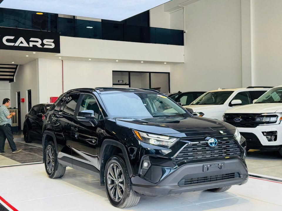 TOYOTA RAV4 XLE HYBRID - 2024 ✅

عربى/کوردی
تويوتا
راف 4,  XLE HEV (High) , 2024
عدد الأميال : 14,611 ميل
ضرر: كلين تايتل
سلندر: 4 سلندر
محرک: 2.5
السعر / اتصل بنا
الكاميرا الخلفية - سقف بانورامي - صندوق كهربائي  - التحكم على المنحدرات - مستشعر وقوف - تدفئة المقاعد - فتحة السقف - مثبت السرعة - مرايا جانبية كهربائية - شاشة - مراقبة النقطة العمياء - مقاعد كهربائية - 8 وسادة هوائية - مصابيح زينون الأمامية - المصابيح الأمامية ليد - قفل مركزي للأبواب - عرض المعلومات على الزجاج الامامي - تدفئة مقود القيادة - أبل كاربلاي - التشغيل عن بعد - ABS - AWD - رادار - كشافات ضباب - مثبت السرعة التكيفي - تبريد خلفي

📍العنوان: اربيل  -  شركة فانسي كارس
مدينة ئارام للتجارة رقم معرض (B4)

☎️-***********
☎️-***********
☎️- ***********
☎️- ***********

***************
تۆیۆتا
ڕاڤ 4,  XLE HEV (High) , 2024
ماوەی ڕۆیشتن : 14,611 ميل
بۆیاغ: کلین تایتڵ
پستۆن: 4 پستۆن
بزوێنەر: 2.5
 نرخ / پەیوەندی بکە
کامێرای دواوە - پانۆراما - سندوقی کارەبایی - ڕاگری نشێوی - حەساس - گەرمکەرەوەی کوشن - سلاید - دیاریکرنی خێرایی - ئاوێنەی لاتەنیشتی کارەبایی - شاشە - ئاوێنەی ڕادار - کورسی کارەبایی - 8 پەرەشووت - لایتی پێشەوەی زینۆن - لایتی پێشەوەی لید - قوفڵی دەرگاکان - داتاشۆ - سوکان هیتەر - ئەپڵ کارپلەی - شەغال - ABS - AWD - ڕادار - بلاجکتۆر - دیاریکرنی خێرایی خۆگونجێن - فێنککەرەوەی پشتەوە .

📍  ناونیشان: هەولێر کۆمپانیای فانسی کارس 
شاری ئارامی بازرگانی رقم پێشانگا (B4)

☎️-***********
☎️-***********

نص مكتوب في الصور:
- FANCY CARS