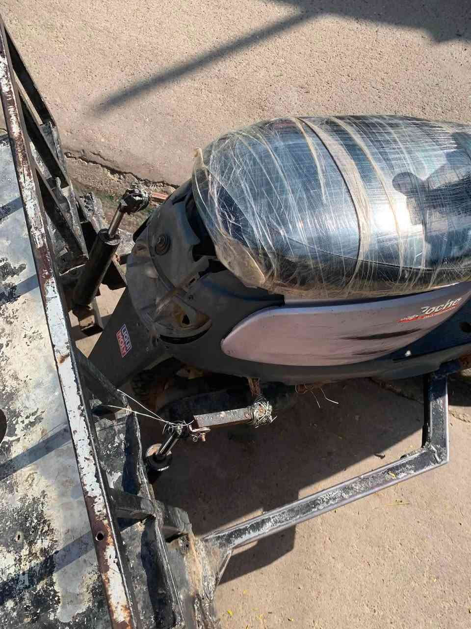 السلام عليكم ماطور بزون أبو العربانه محرك نضيف شلعه ومعدل بيه نقوصات سعرو ٢٥٠ الشراي يتصل ***********
