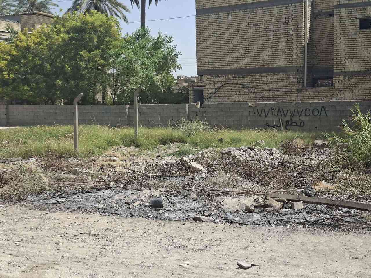 سلام عليكم
قطعه ارض للبيع زراعي بصف السده الثانيه مقابيل مدرسة درة السلام 

كهرباء ماء مجاري كامل 

القطعه نزال ١٥ .واجها ٥ ///٧٥ متر 

واقع حال 

السعر ١٨ بيها مجال 

واتساب فقط ***********
