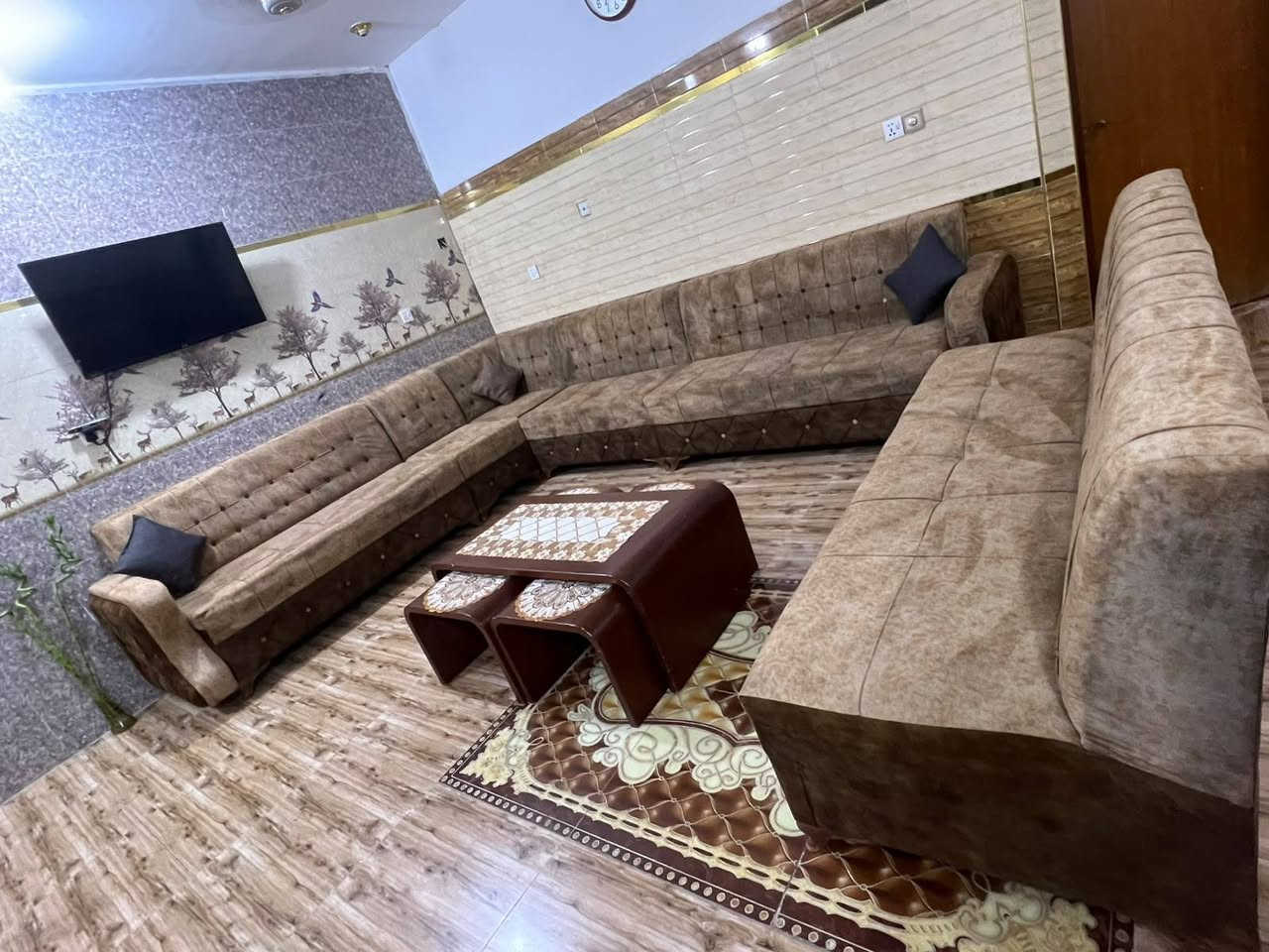 سلام عليكم ديوان للبيع 12 مقعد ثقيل تفصال +طبلات 5 قطع
للاستفسار ***********
