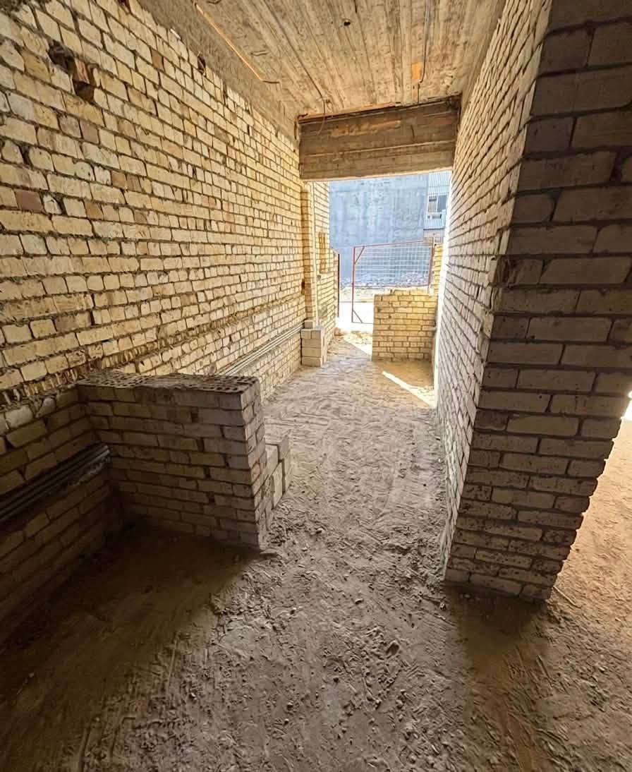 هيكل 100متر
6.25*16 
في منطقة الدورة /حي دجله / مجمع نسيم كرارة (بالقرب من سريع غزة الجديد 
طابقين ونصف (مساحه البناء 250 متر تقريبا )
مواصفاته : 
يحتوي على 5 حمامات 
3 غرف نوم 
بيتونه 
مطبخ 
استقبال +حولي عدد 2 بالطابق الارضي والاول 

المجاري كامله 
الماء كامله باقية على الربط 
الكهرباء فقط الطابق الارضي كامل 

للاستفسار ***********
