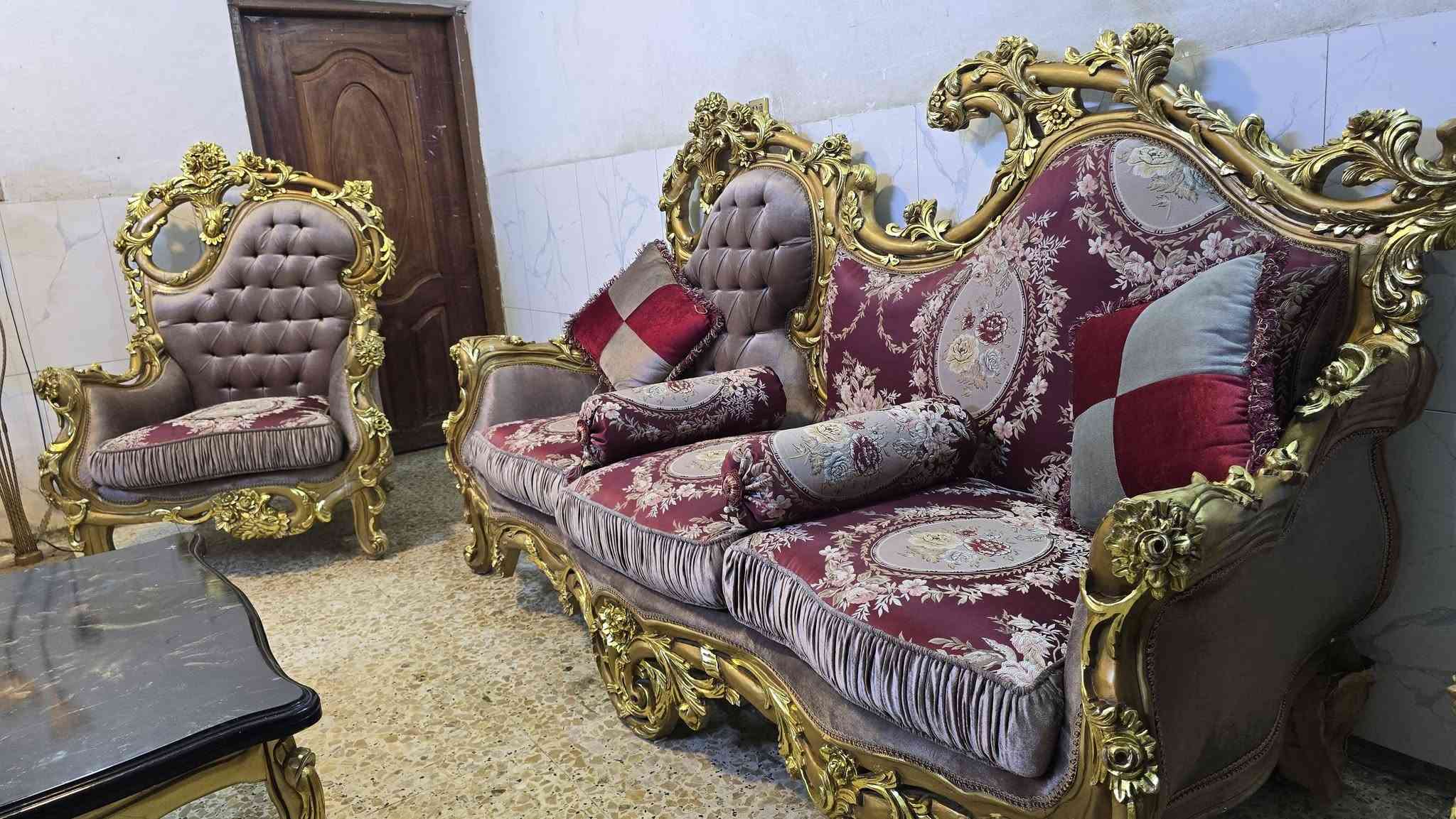 تخم زان مصري اصلي طلا ورق الذهب
10 مقاعد بدون ي ضرر نظافه 100% 
سعر 875 مكان مكان البياع
 اكو توصيل ب واتساب
 ***********
