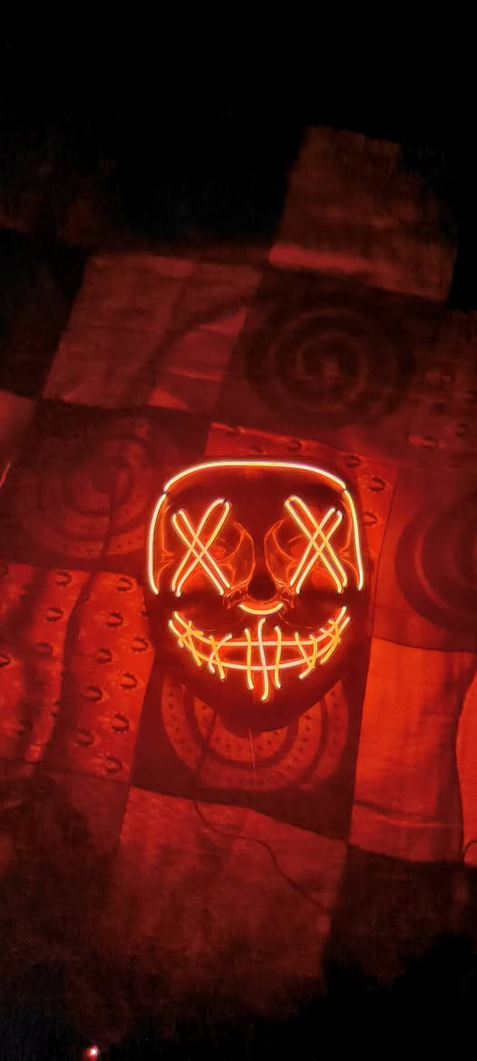 سماعات • سوني وجي بي إل • أقنعة The Purge