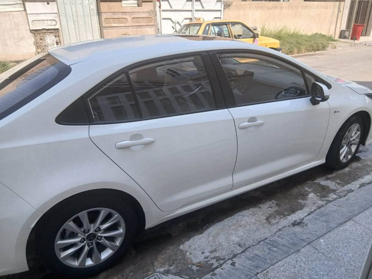 ‏سلام عليكم كورولا خليجي موديل 25 سيارة بعدها زيرو ماشي 500 كيلو على قد الترقيم فول مواصفات المكان بغداد حي جهاد رقم بغداد جديد سعر 163 وبيها مجال رقم الهاتف                 ***********￼￼￼￼
