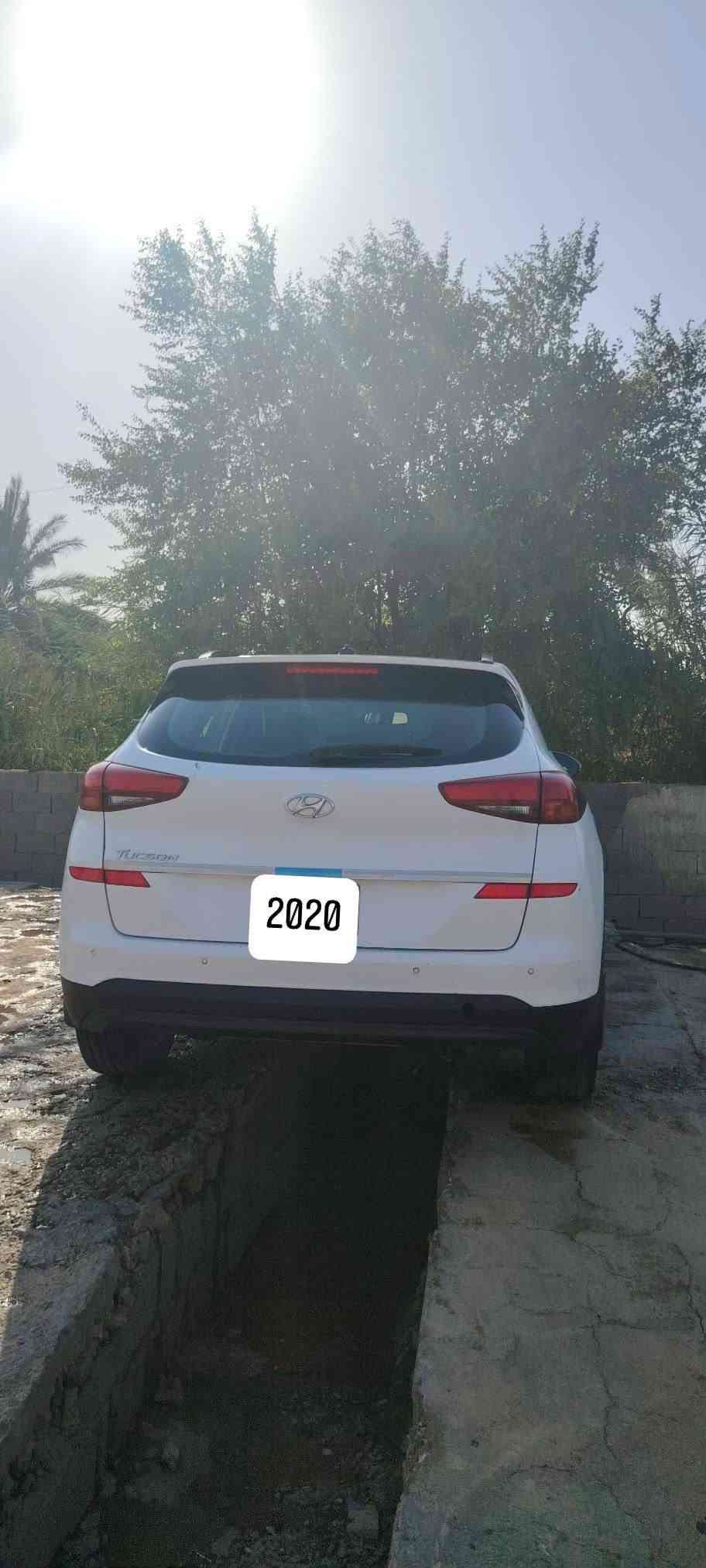 السلام عليكم توسان 2020🎖خليجي رقم بغداد الدولي الجديد فول مواصفات بصمة تشغيل بانوراما اشاير بالمريء  اشارة ترحيب عند الاقتراب كشنات جلد تحكم كهربائي بالكشنات وباقي المواصفات المعروفة سيارة فول مواصفات واحد على واحد السعر 175 وبيها مجال المكان بغداد الاتصال على الرقم ***********
