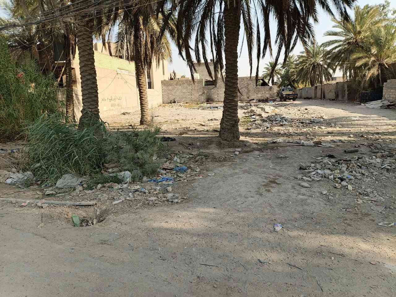 السلام عليكم قطعة أرض للبيع مساحة 850 متر ع شارع 
مكانه الباويه قرية عبد العوده 
***********
