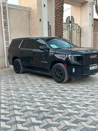يوكن • ٢٠٢٣ • اسود