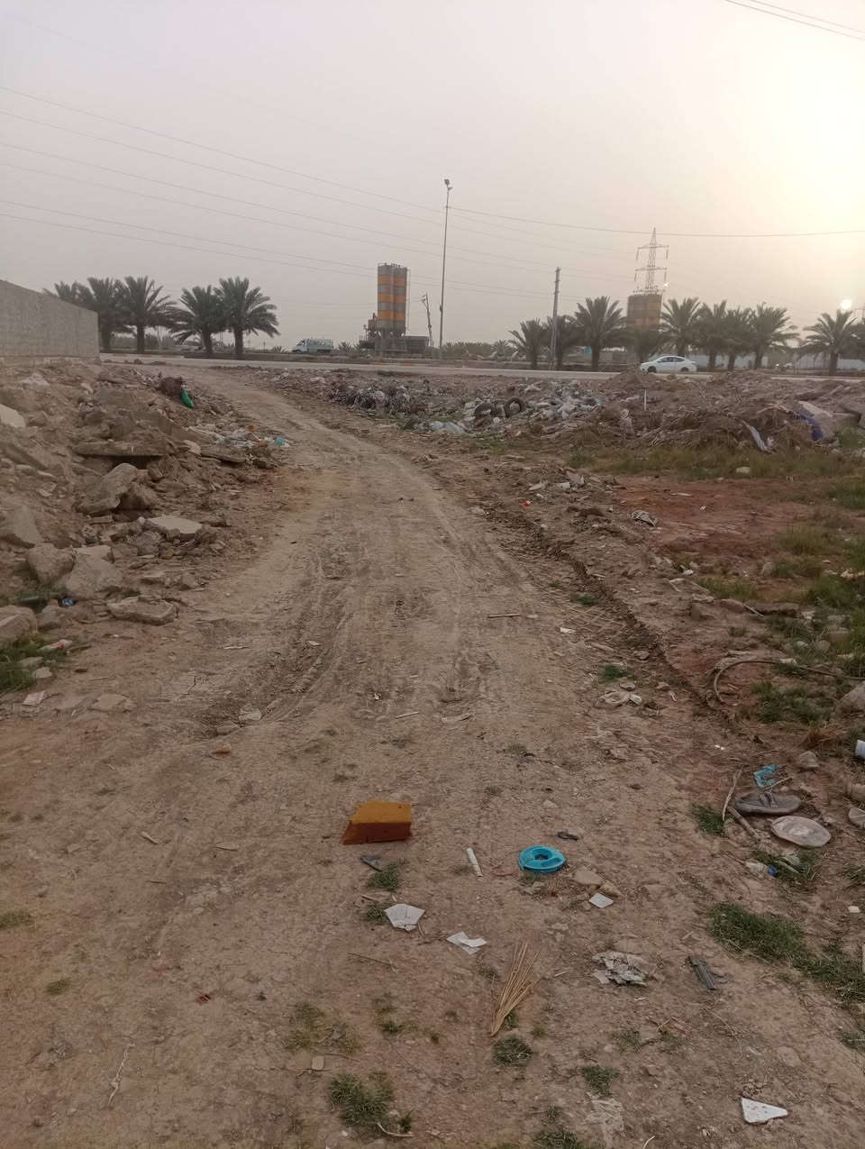 يوجد قطعة طابو صرف مربعة ركن
المساحة 100م الوجه 10 والنزال 10 
محيزم 2 إفراز الشهداء 
ثالث قطعة عن شارع 100
تبعد عن شارع 100 تقريبا 50متر 
للاستفسار مراجعة مكتب الشارقة للعقار مقابل مسجد الرحمن الاتصال اوعبر المراسلة ***********
