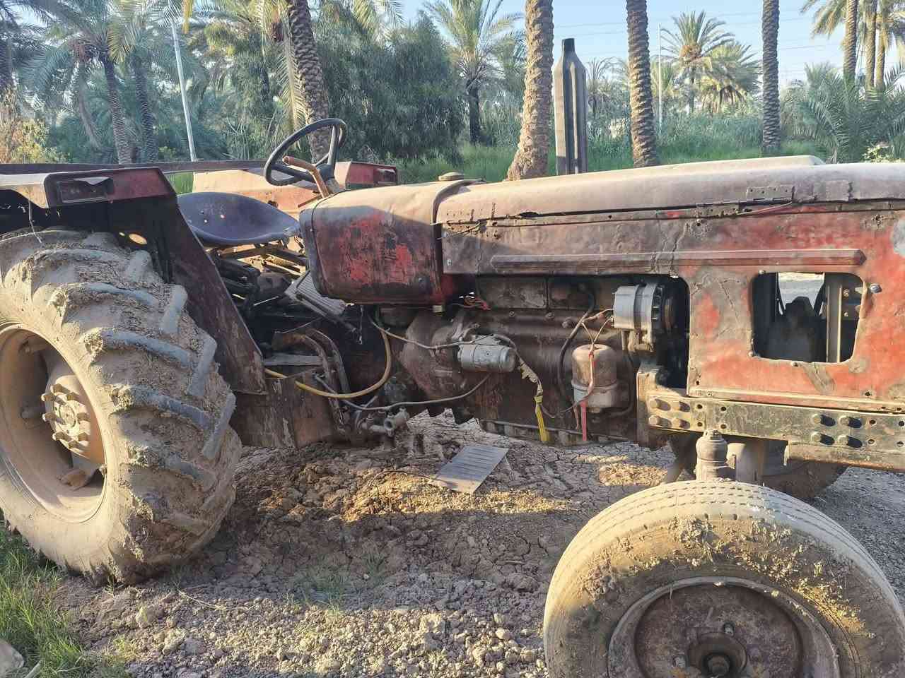 سلام عليكم للبيع عنتر 71مكفوله كير ومحرك واكسن مصارلي شهرين من جفتتهه موديل 86 مع معدات فدان وخرماشه مكينه نكره سلف وبار دهن دنفص والمكينه احله من الي بصوره السعر3 ونص وبيهه مجال لشراي المكان بغداد التاجي ***********
***********
